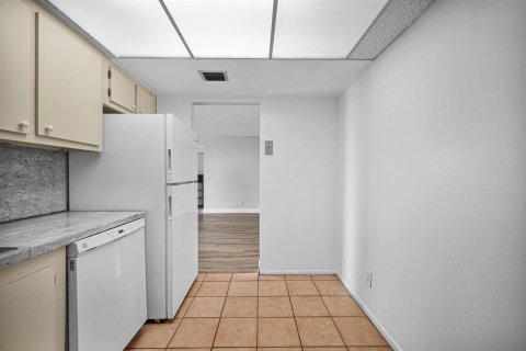 Copropriété à vendre à Tamarac, Floride: 2 chambres, 98.48 m2 № 2172924 - photo 25