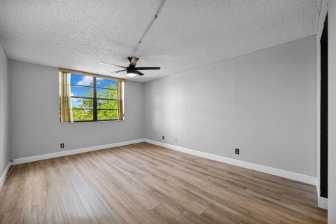 Copropriété à vendre à Tamarac, Floride: 2 chambres, 98.48 m2 № 2172924 - photo 14