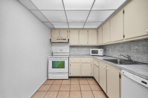 Copropriété à vendre à Tamarac, Floride: 2 chambres, 98.48 m2 № 2172924 - photo 23
