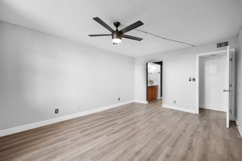 Copropriété à vendre à Tamarac, Floride: 2 chambres, 98.48 m2 № 2172924 - photo 13