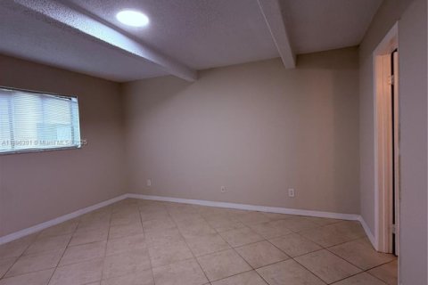 Condo in Pompano Beach, Florida, 2 bedrooms  № 1950436 - photo 20