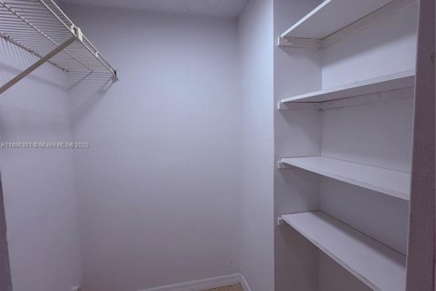 Condo in Pompano Beach, Florida, 2 bedrooms  № 1950436 - photo 22