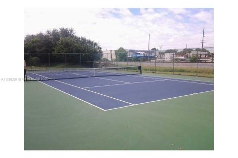 Condo in Pompano Beach, Florida, 2 bedrooms  № 1950436 - photo 3