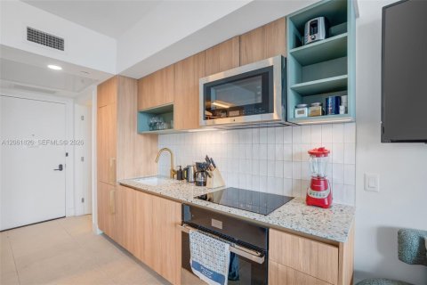 Condo in Miami, Florida, 1 bedroom № 2185788 - photo 6