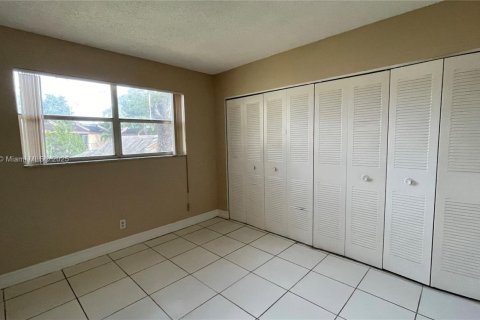 Copropriété à vendre à Tamarac, Floride: 2 chambres, 100.43 m2 № 1868753 - photo 7