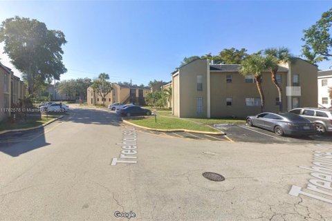Copropriété à vendre à Tamarac, Floride: 2 chambres, 100.43 m2 № 1868753 - photo 1