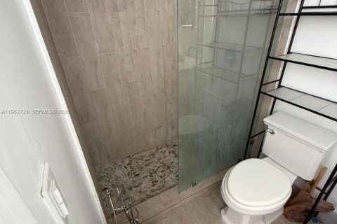 Condo in Miami, Florida, 1 bedroom № 2080958 - photo 14