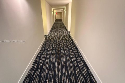 Condo in Miami, Florida, 1 bedroom № 2080958 - photo 16
