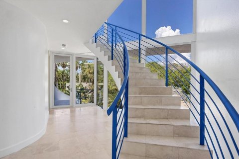 House in Longboat Key, Florida 4 bedrooms, 393.53 sq.m. № 2099636 - photo 2