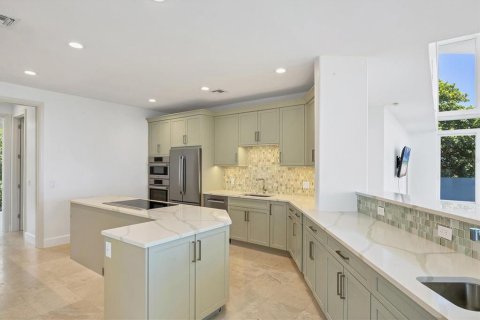 House in Longboat Key, Florida 4 bedrooms, 393.53 sq.m. № 2099636 - photo 4