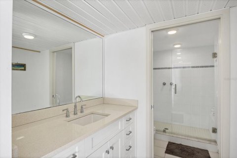 House in Longboat Key, Florida 4 bedrooms, 393.53 sq.m. № 2099636 - photo 19