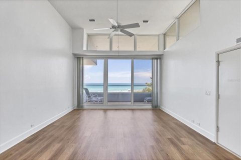 House in Longboat Key, Florida 4 bedrooms, 393.53 sq.m. № 2099636 - photo 9