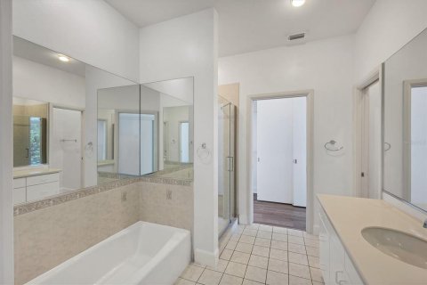 House in Longboat Key, Florida 4 bedrooms, 393.53 sq.m. № 2099636 - photo 17