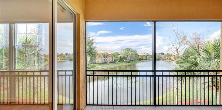 Condominio en Parkland, Florida, 3 dormitorios № 1127671