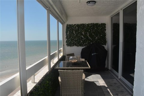 House in Redington Shores, Florida 2 bedrooms, 108.23 sq.m. № 1913601 - photo 10