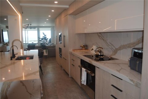 House in Redington Shores, Florida 2 bedrooms, 108.23 sq.m. № 1913601 - photo 14