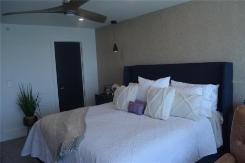 House in Redington Shores, Florida 2 bedrooms, 108.23 sq.m. № 1913601 - photo 18