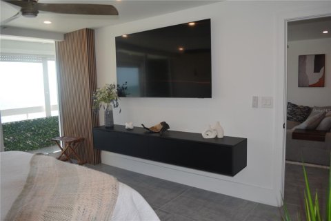 House in Redington Shores, Florida 2 bedrooms, 108.23 sq.m. № 1913601 - photo 21