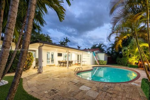Villa ou maison à vendre à Miami, Floride: 4 chambres, 204.85 m2 № 1980127 - photo 22