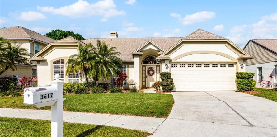 House in Orlando, Florida 3 bedrooms, 168.25 sq.m. № 1820787