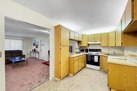 Condo in Tarpon Springs, Florida, 2 bedrooms  № 1578594 - photo 9