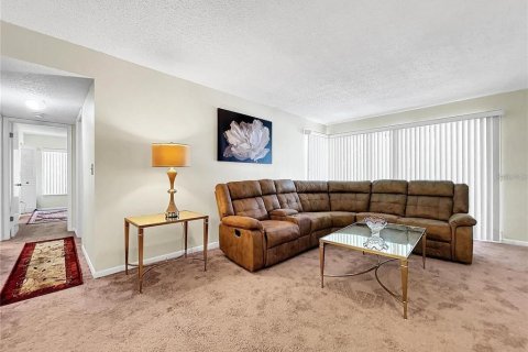 Condo in Tarpon Springs, Florida, 2 bedrooms  № 1578594 - photo 6