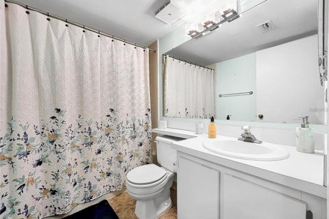 Condo in Tarpon Springs, Florida, 2 bedrooms  № 1578594 - photo 15