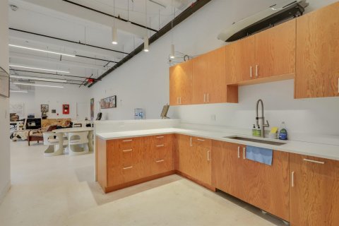 Propiedad comercial en venta en West Palm Beach, Florida № 2246966 - foto 13