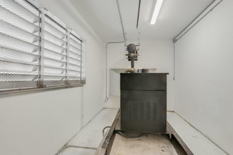 Propiedad comercial en venta en West Palm Beach, Florida № 2246966 - foto 12