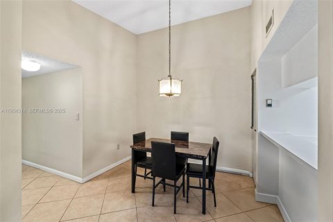 Condo in Miami, Florida, 3 bedrooms № 1993450 - photo 13
