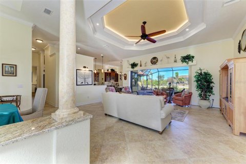 House in Port Charlotte, Florida 3 bedrooms, 231.51 sq.m. № 1716947 - photo 7