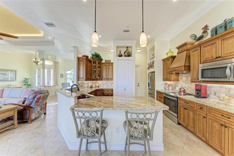 House in Port Charlotte, Florida 3 bedrooms, 231.51 sq.m. № 1716947 - photo 18