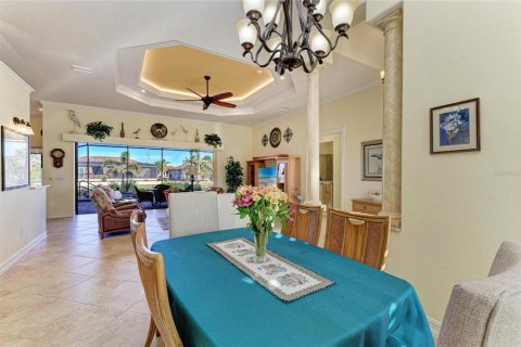 House in Port Charlotte, Florida 3 bedrooms, 231.51 sq.m. № 1716947 - photo 11