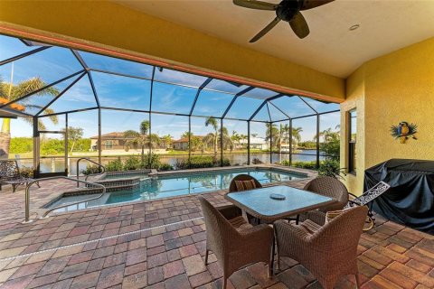 House in Port Charlotte, Florida 3 bedrooms, 231.51 sq.m. № 1716947 - photo 14