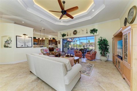 House in Port Charlotte, Florida 3 bedrooms, 231.51 sq.m. № 1716947 - photo 12