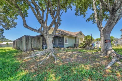 House in Cooper City, Florida 3 bedrooms, 151.06 sq.m. № 1727941 - photo 7