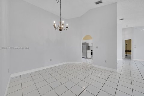 House in Cooper City, Florida 3 bedrooms, 151.06 sq.m. № 1727941 - photo 21
