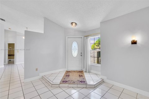 House in Cooper City, Florida 3 bedrooms, 151.06 sq.m. № 1727941 - photo 9