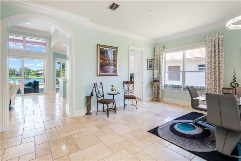 House in Seminole, Florida 3 bedrooms, 225.1 sq.m. № 1797167 - photo 8