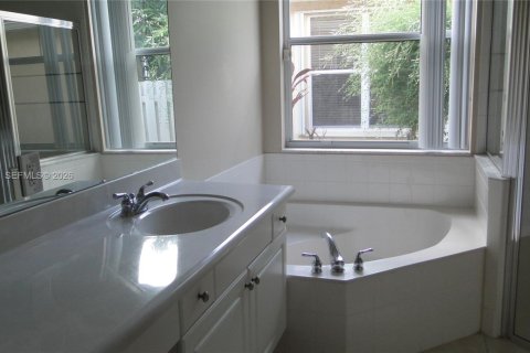 Casa en alquiler en Miramar, Florida, 3 dormitorios, 176.98 m2 № 2006320 - foto 11