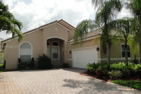 Casa en alquiler en Miramar, Florida, 3 dormitorios, 176.98 m2 № 2006320 - foto 2