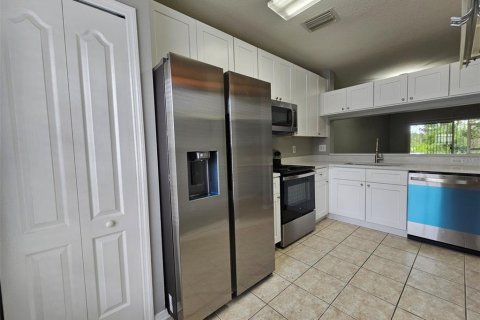 Touwnhouse à louer à Brandon, Floride: 2 chambres, 110 m2 № 1912030 - photo 5