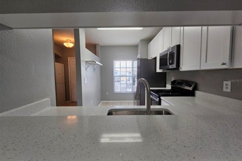 Touwnhouse à louer à Brandon, Floride: 2 chambres, 110 m2 № 1912030 - photo 6