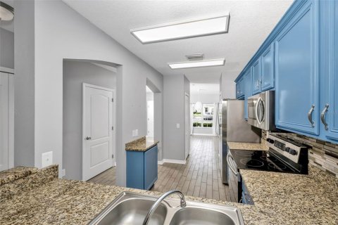 Townhouse in Fish Hawk, Florida 2 bedrooms, 128.48 sq.m. № 2151530 - photo 11