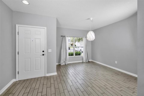 Townhouse in Fish Hawk, Florida 2 bedrooms, 128.48 sq.m. № 2151530 - photo 4