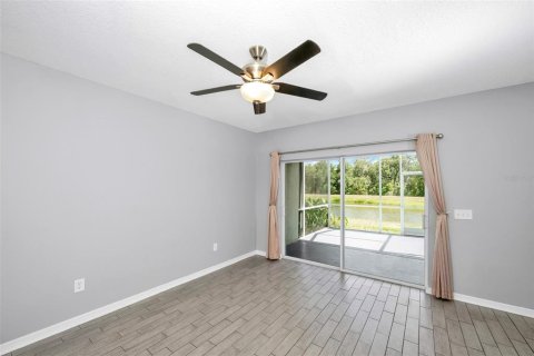 Townhouse in Fish Hawk, Florida 2 bedrooms, 128.48 sq.m. № 2151530 - photo 13