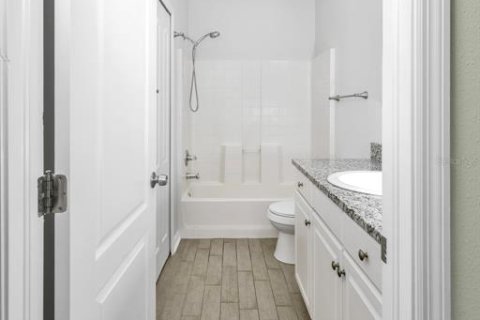 Townhouse in Fish Hawk, Florida 2 bedrooms, 128.48 sq.m. № 2151530 - photo 23