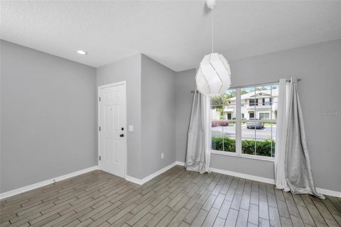 Townhouse in Fish Hawk, Florida 2 bedrooms, 128.48 sq.m. № 2151530 - photo 5