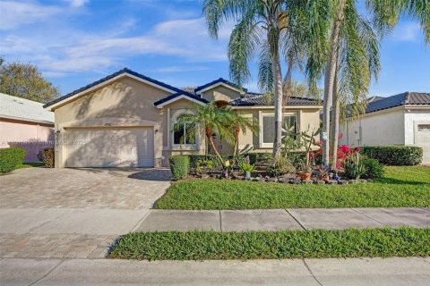 House in Tamarac, Florida 3 bedrooms, 201.41 sq.m. № 1811856 - photo 2