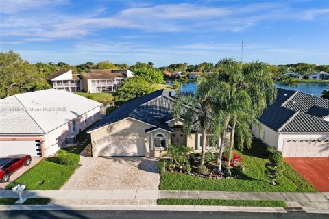 House in Tamarac, Florida 3 bedrooms, 201.41 sq.m. № 1811856 - photo 4